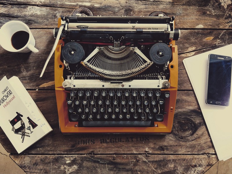 pereanu-sebastian-643348-unsplash Copywriting - typemachine